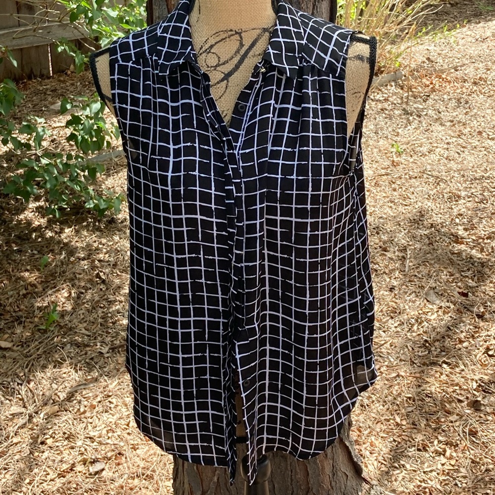 Elle Sleeveless Blouse